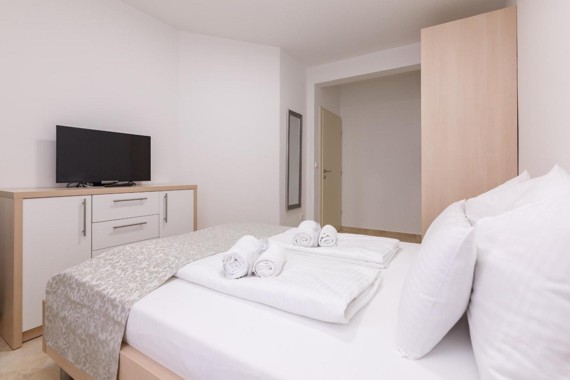 Apartmani Simi - The Wave ซริกเวนิซา ภายนอก รูปภาพ