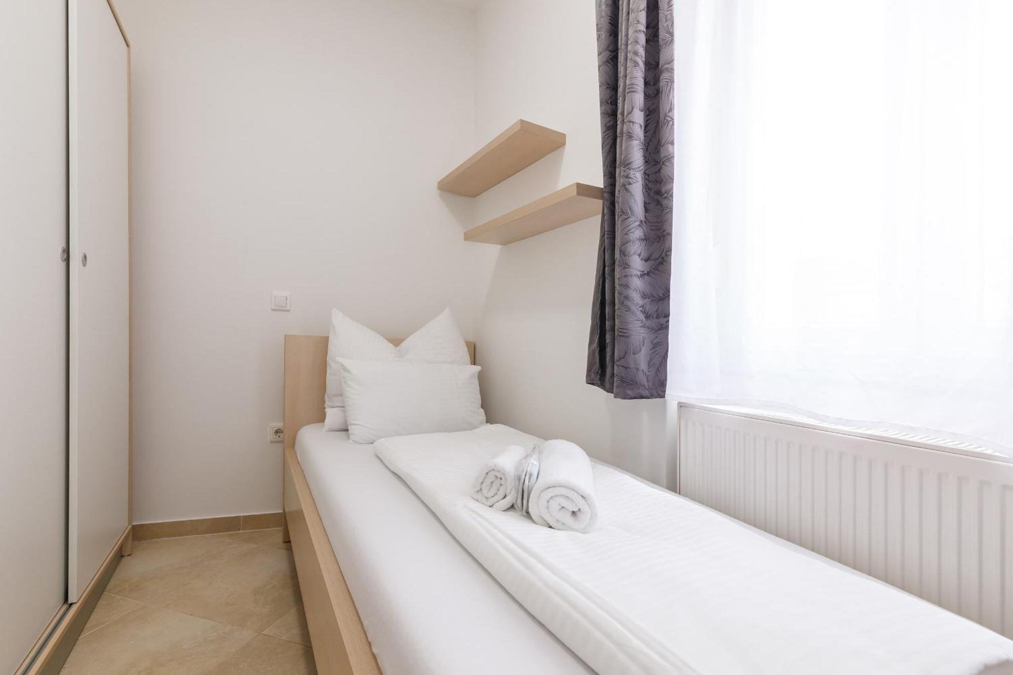 Apartmani Simi - The Wave ซริกเวนิซา ภายนอก รูปภาพ